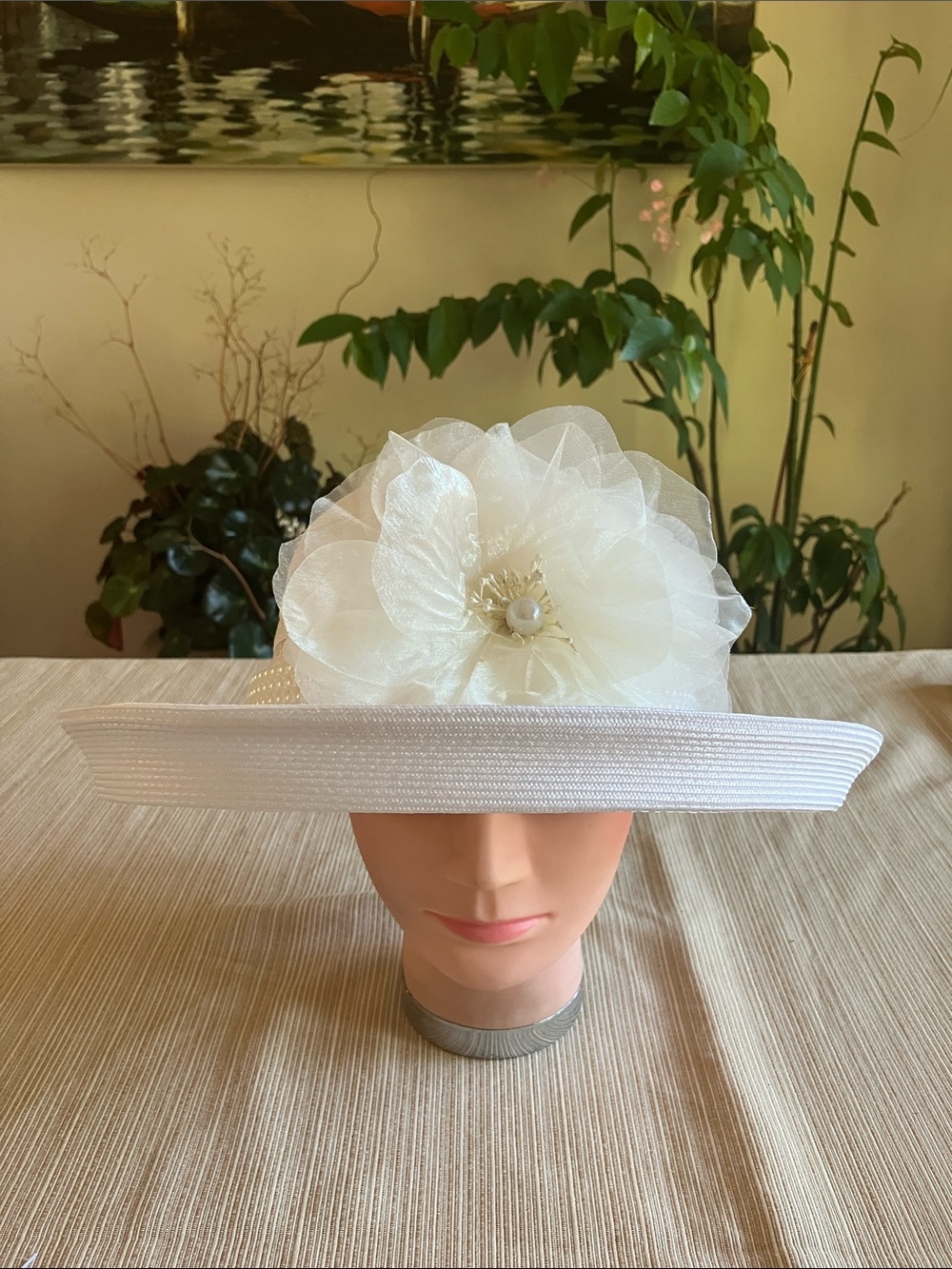 Chic White Women's Wide-Brim Hat With White Floral and Pearl Band